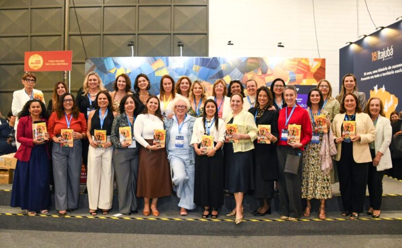 Coautoras do livro “Mulheres na Previdência Complementar” distribuem autógrafos durante o 46º CBPP